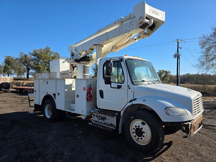 2014-freightliner-bucket-truck-image-4