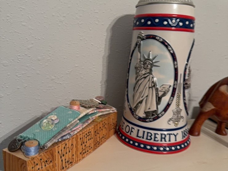 beer-stein-and-other-decorations-image-10