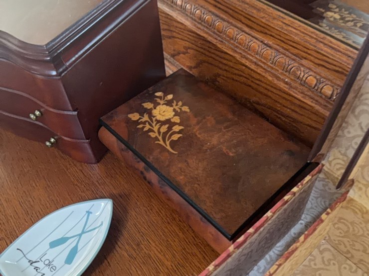 jewelry-and-jewelry-boxes-image-5