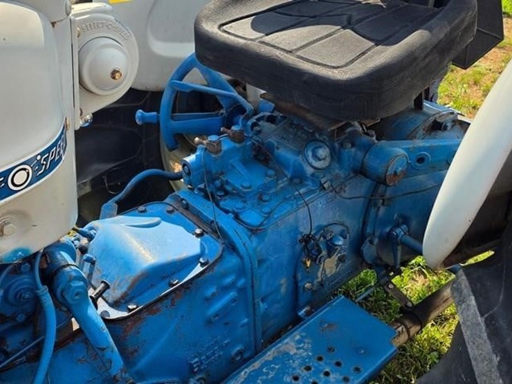 ford-4000-image-30