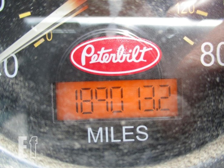 2009-peterbilt-320-image-31