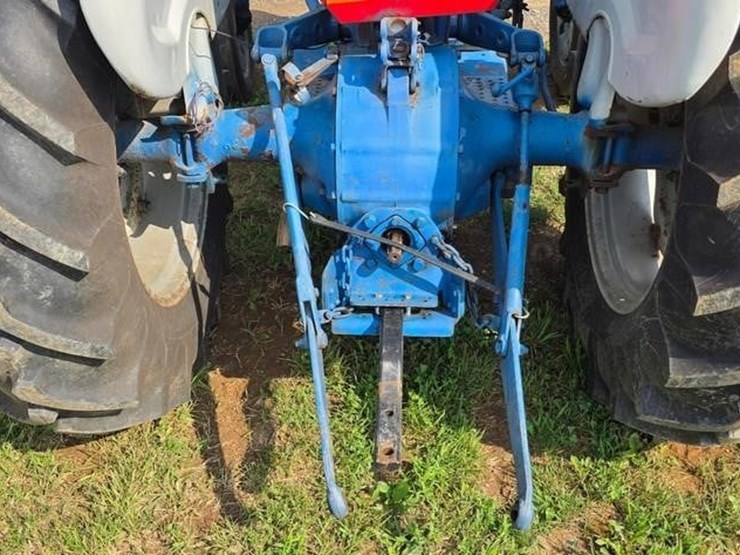 ford-4000-image-13