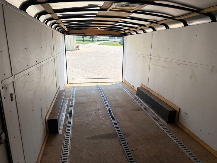 2012-forest-river-7ft-x-24ft-bumper-hitch-enclosed-trailer-image-36