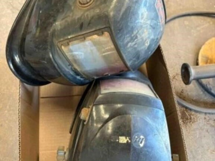 2-welding-helmets-image-1