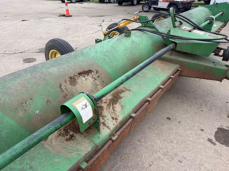 john-deere-220-image-10