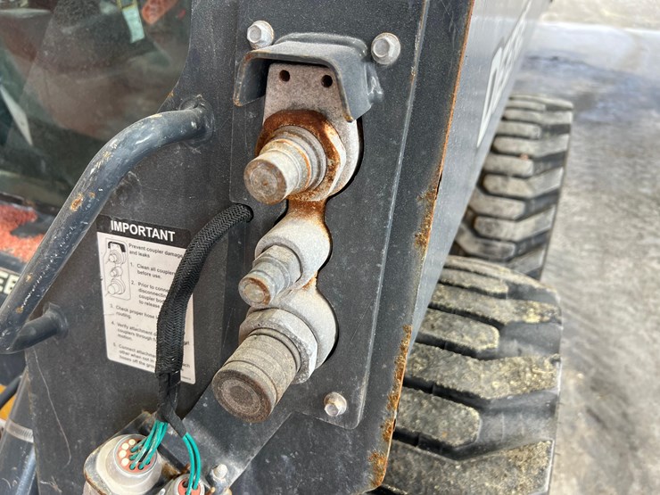 deere-324g-image-9