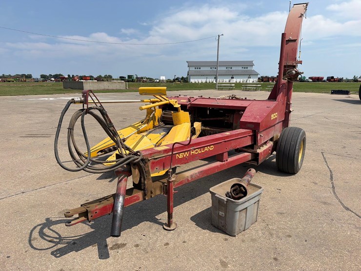 new-holland-900-image-1