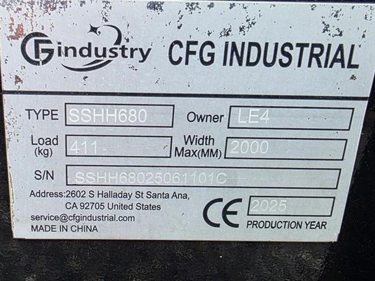 new-cfg-skidloader-rock-hammer-image-5