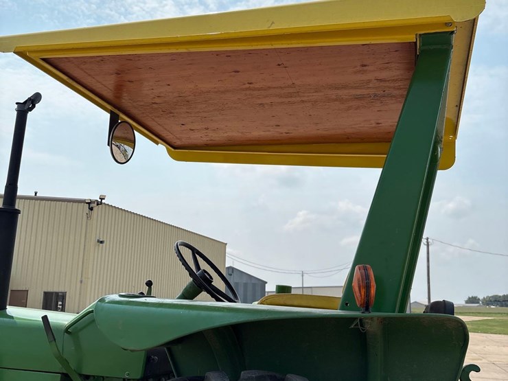 john-deere-3020-image-6