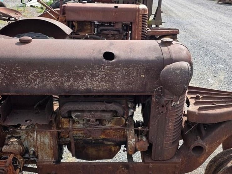 silver-king-tractor-(not-running)-105-image-15