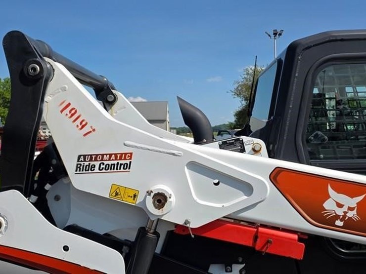 2020-bobcat-s76-image-16