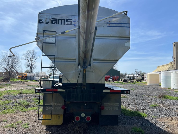freightliner-cst120-image-4