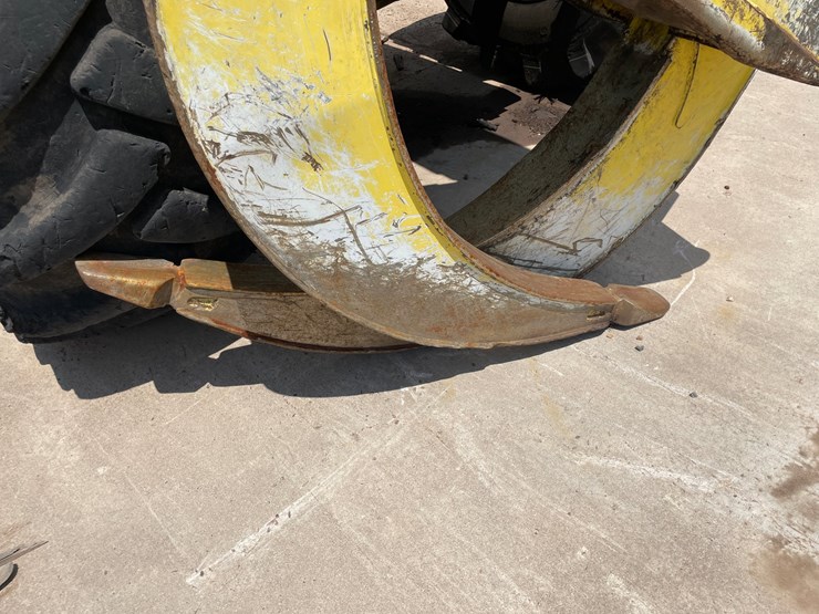2015-deere-648l-image-19