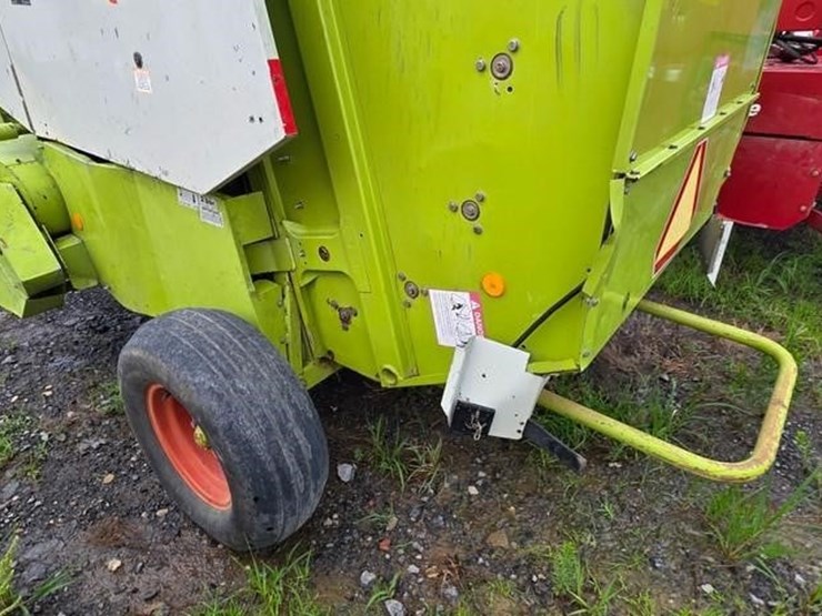 claas-round-baler-image-12