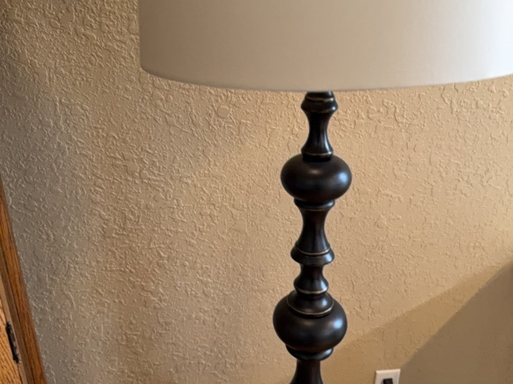 modern-day-floor-lamp,-new-condition-image-10
