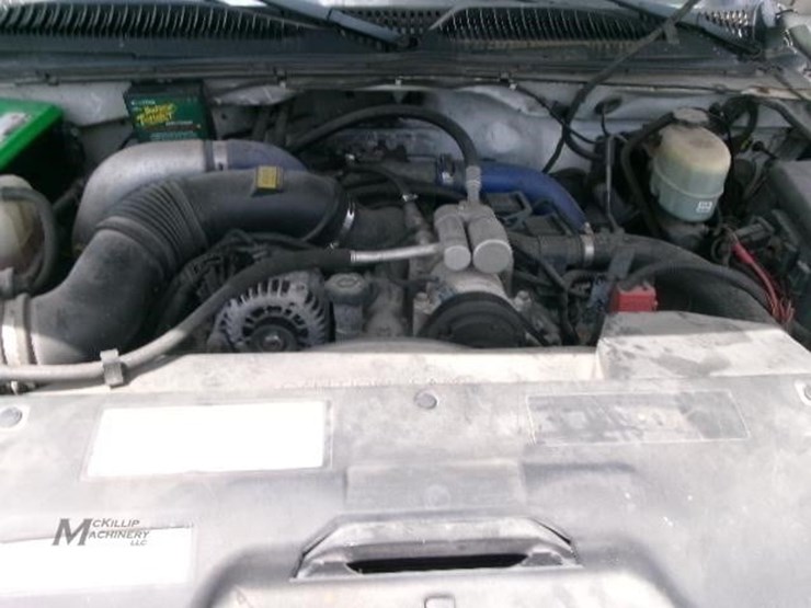 2001-chevrolet-silverado-3500-image-29