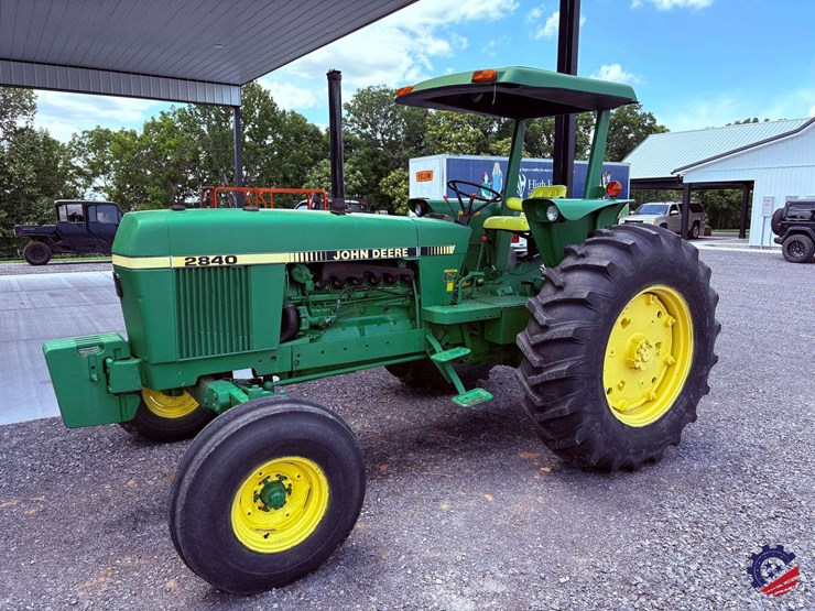 john-deere-2840-image-1