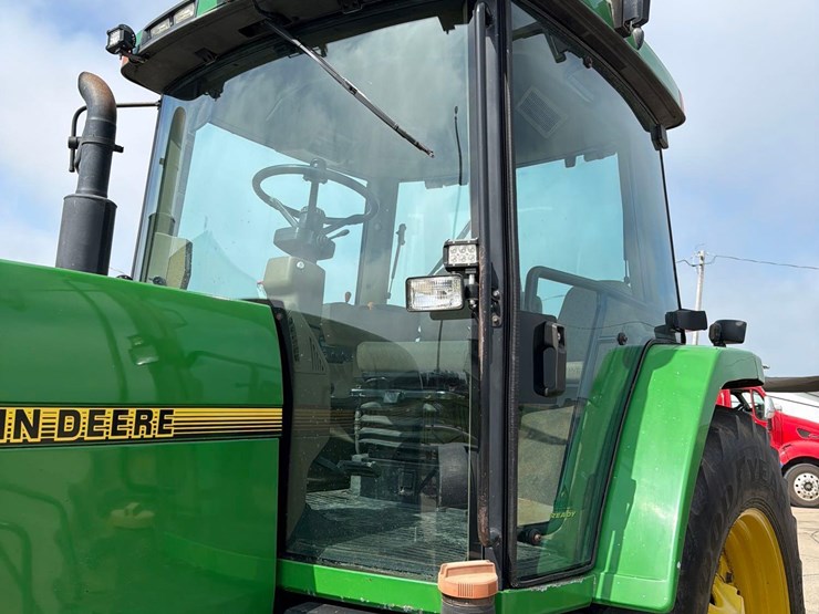 john-deere-8200-image-33