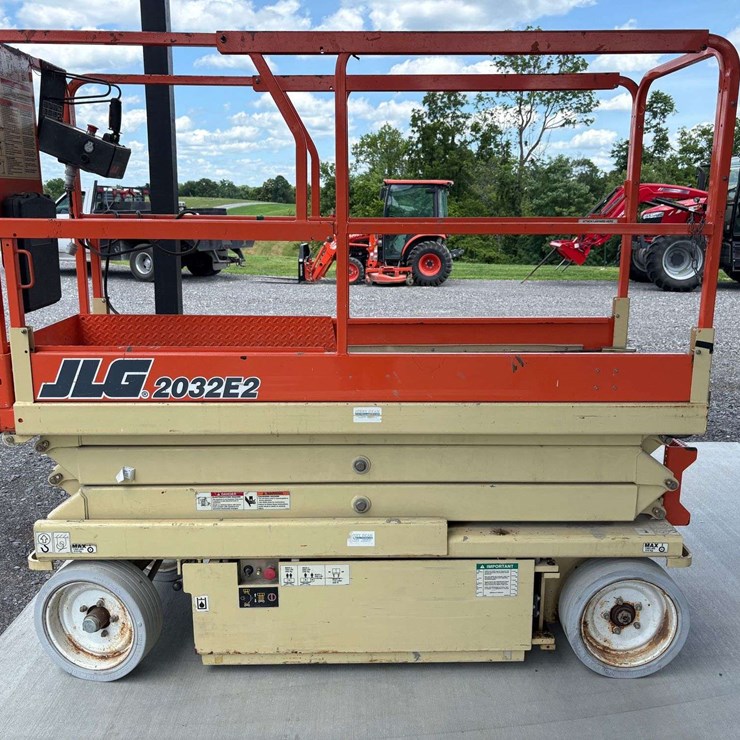 2001 JLG 2032E2