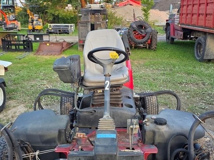 2011-toro-reelmaster-5210-image-25