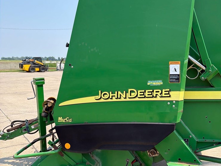 john-deere-582-image-11