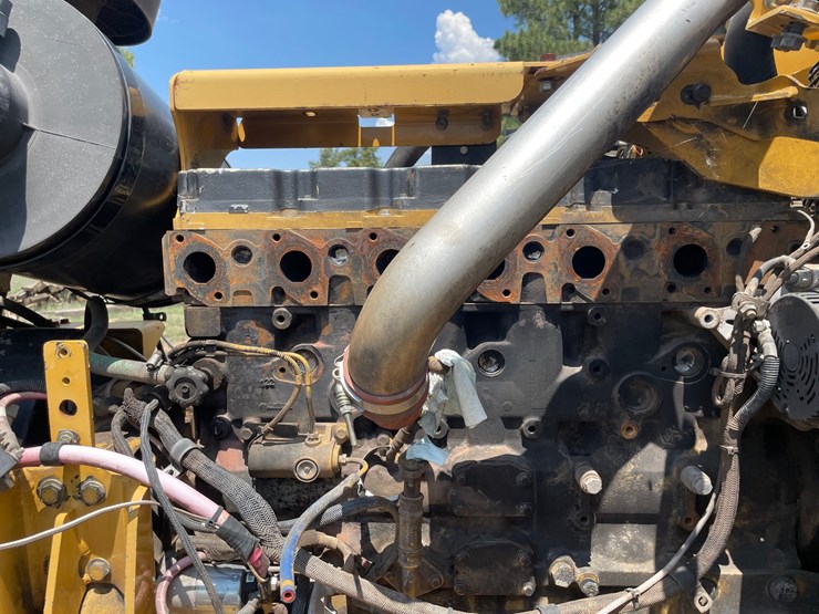 2010-caterpillar-553-image-33