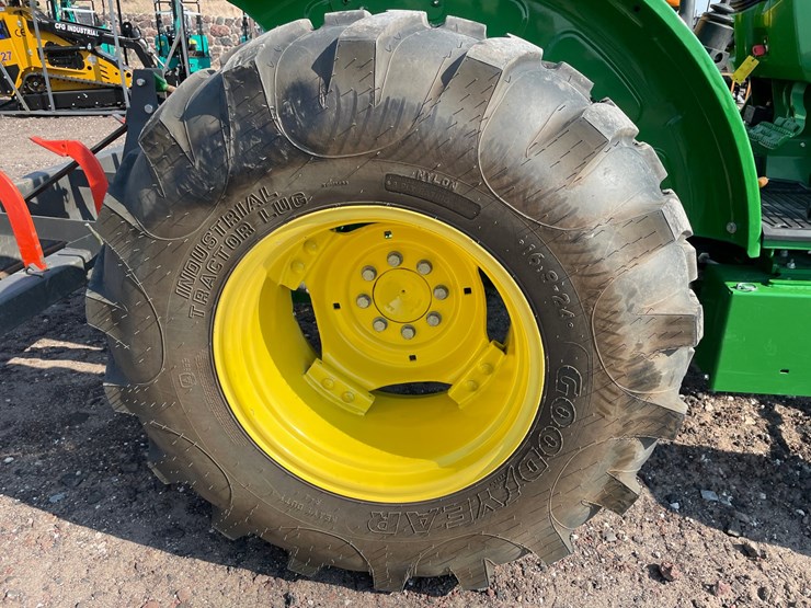 2022-john-deere-5055e-image-14