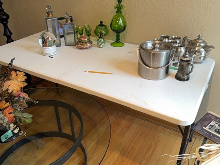 white-folding-table-(table-only,-items-are-listed-separately)-image-4