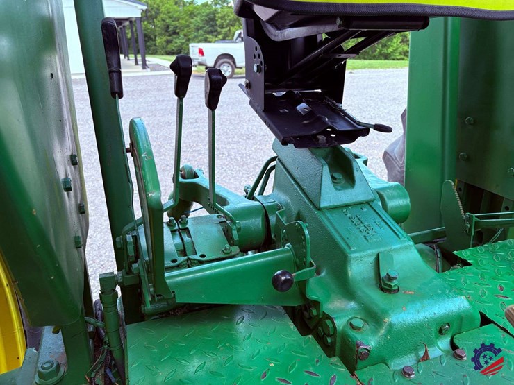 john-deere-2840-image-36