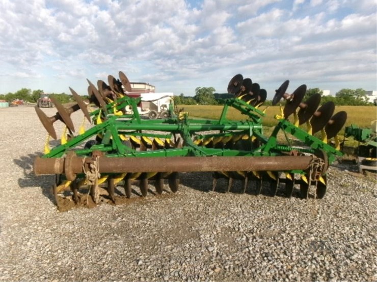john-deere-bw-image-5