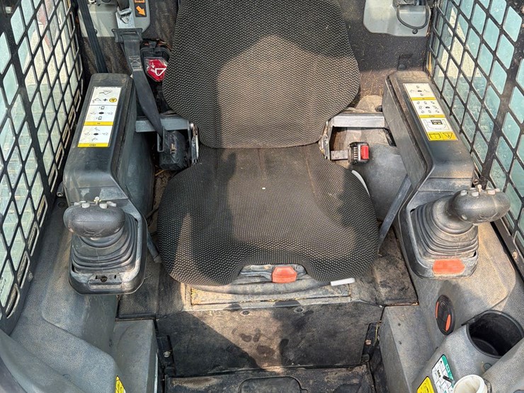 2021-bobcat-t76-image-39