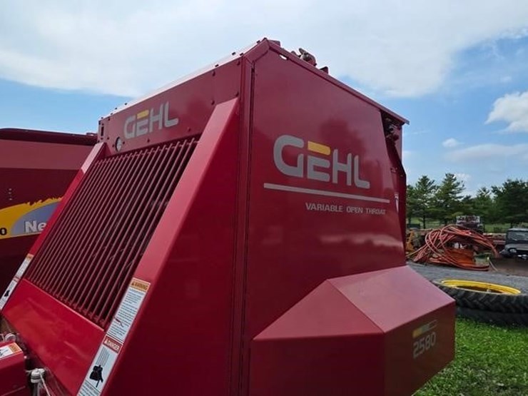 gehl-2580-image-16