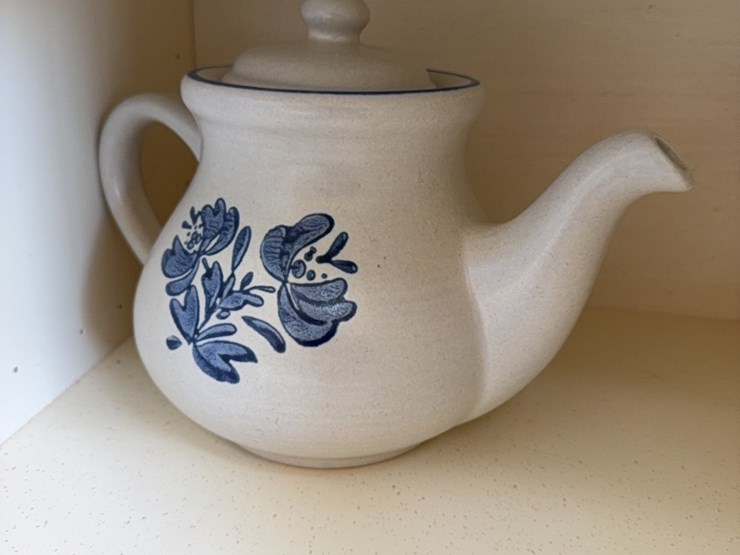 tea-cup-set-and-pottery-image-4