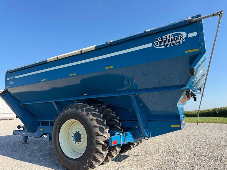2002-kinze-1050-image-2