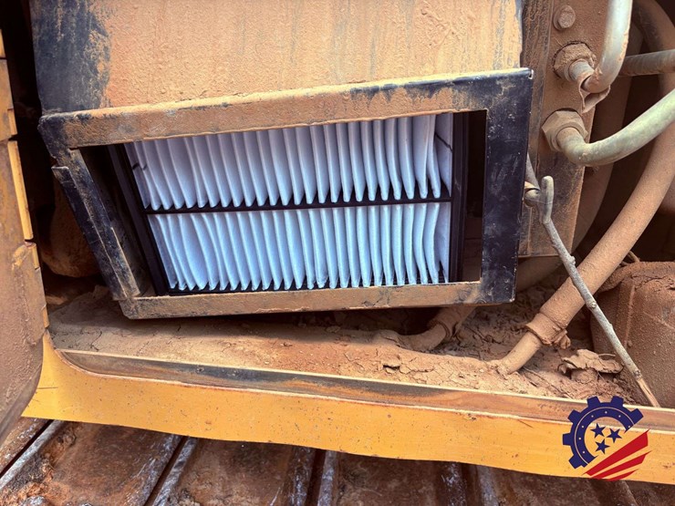 2009-caterpillar-d5k-xl-image-56
