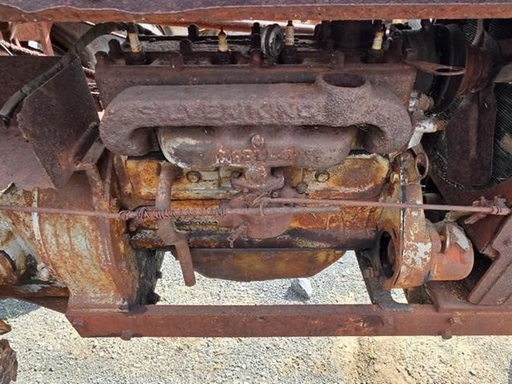 silver-king-tractor-(not-running)-105-image-20