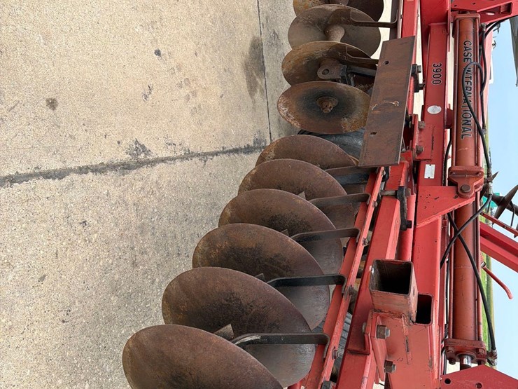 case-ih-3900-image-25