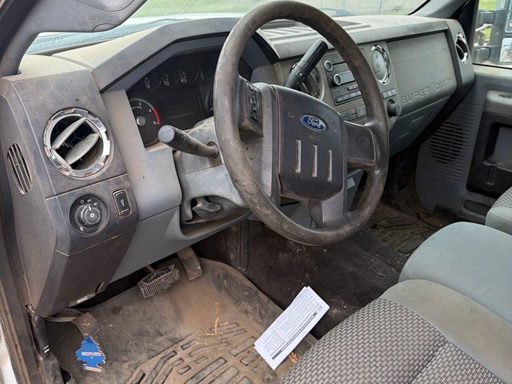 2010-ford-f350-image-36