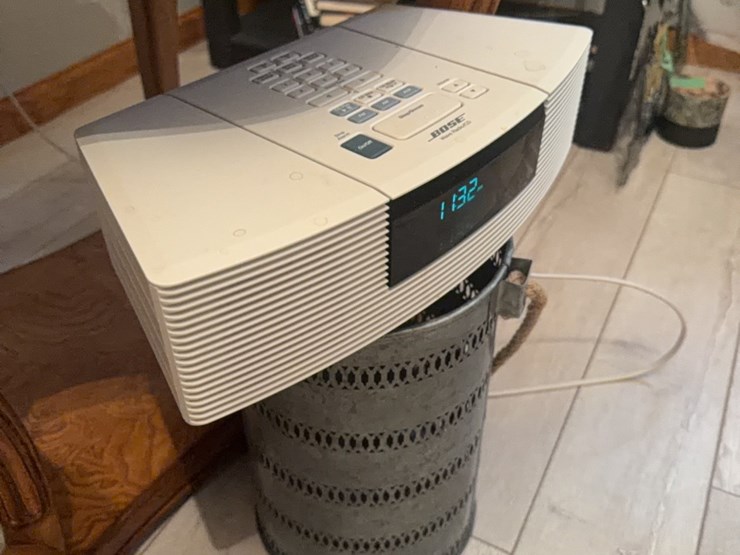 bose-wave-radio,-works-excellent,-does-not-come-with-remote-image-1