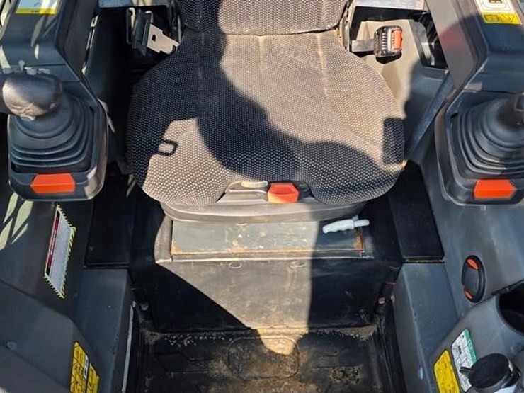 2020-bobcat-s76-image-46