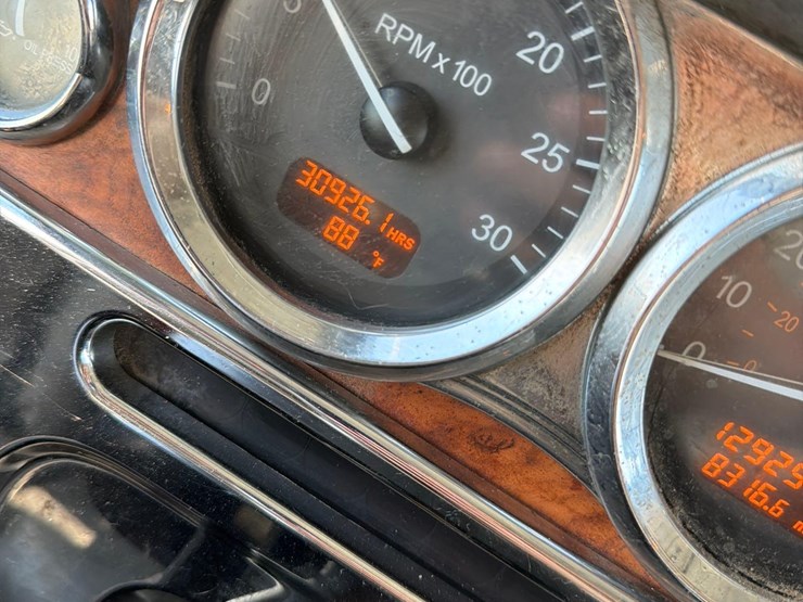 2007-peterbilt-379-image-48