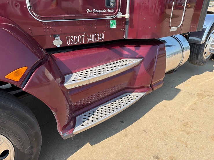 2010-kenworth-t660-image-14