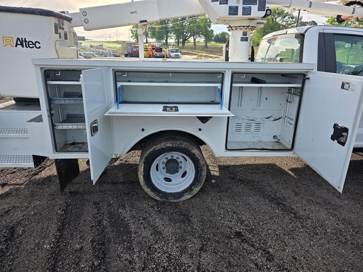 ford-f550-image-18