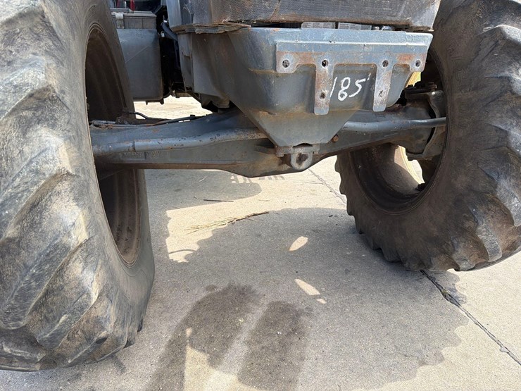 new-holland-8560-image-19