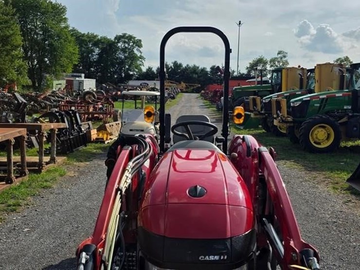 case-ih-farmall-35c-image-31