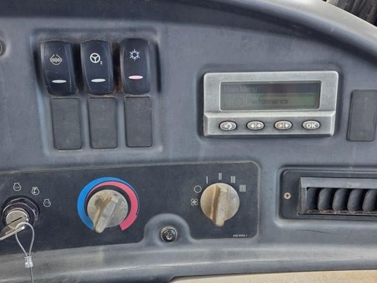 2011-caterpillar-740-image-66