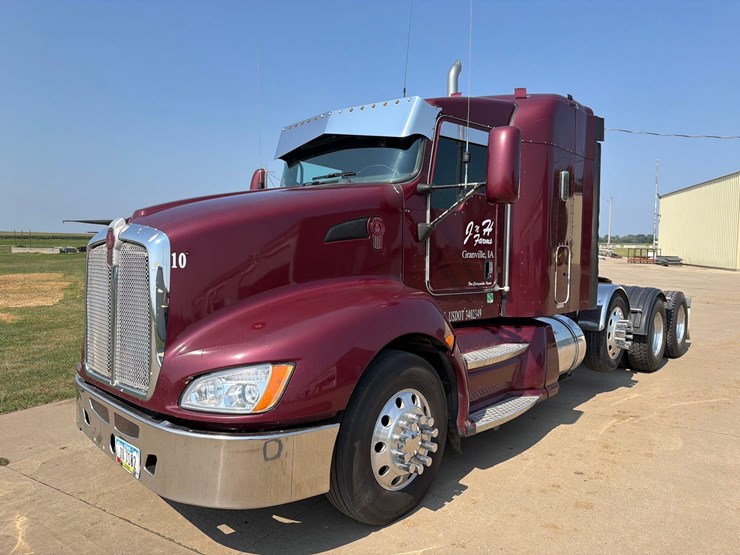 2010-kenworth-t660-image-1
