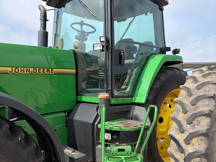 john-deere-8200-image-27