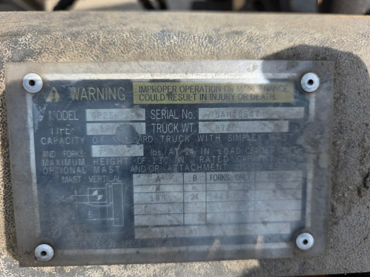 caterpillar-fork-lift-image-18