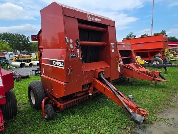 hesston-846a-image-1